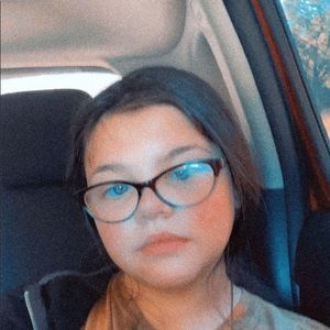 Meet your Posher, Claire